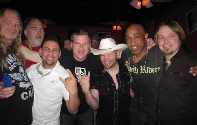 Hangin' out after a Cinco show